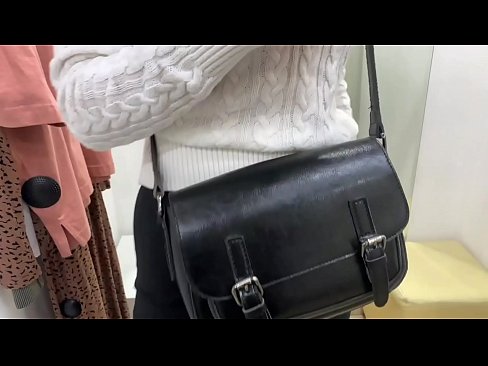 ❤️ Ommaviy onanizm yosh kaltak FeralBerry bir dildo bilan fitting xonasida ❤️❌ Anal pornoda pornoda uz.super-vip.top ️❤